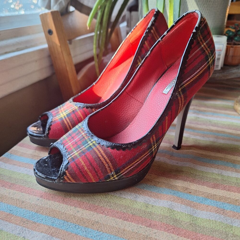 Platform Peep Toe Pumps